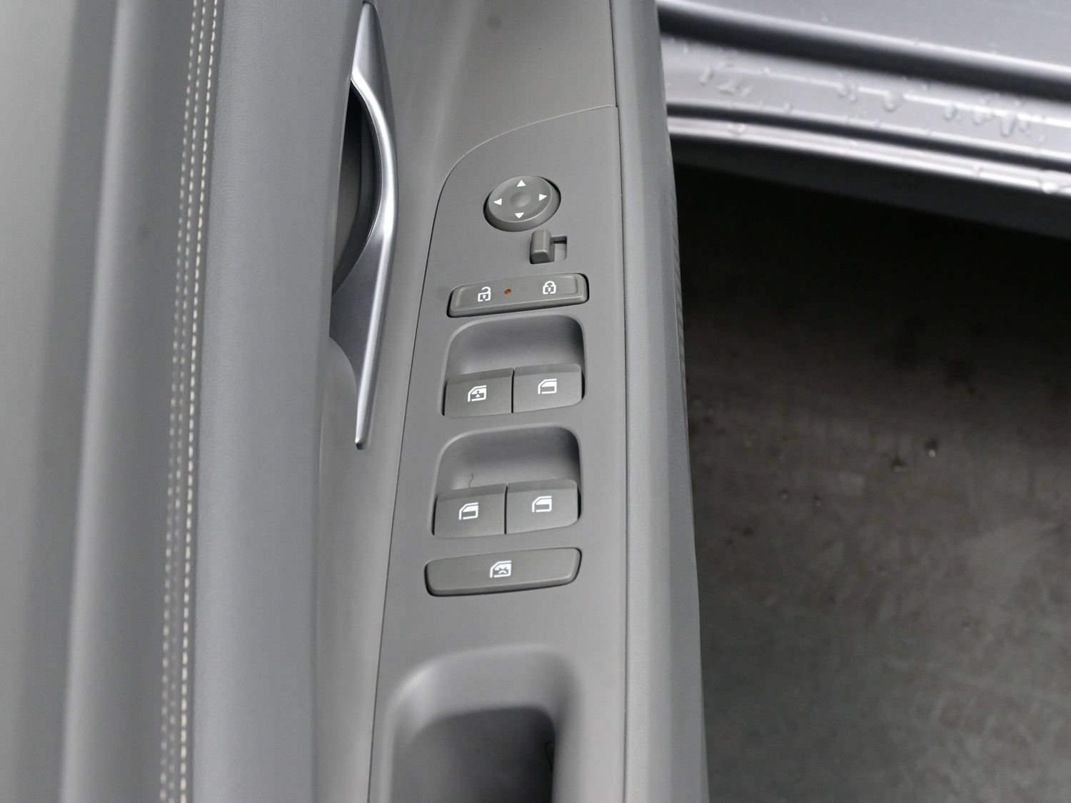 Used 2025 Hyundai Elantra Sport FWD image 10