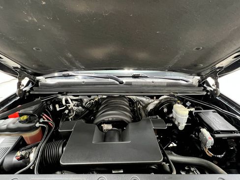 Used 2018 Chevrolet Suburban Premier AWD/4WD image 32