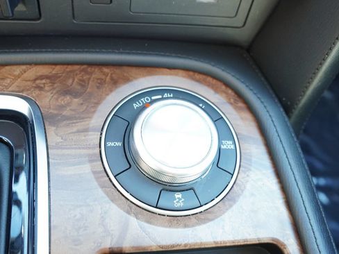 Used 2023 Nissan Armada SL AWD/4WD image 36