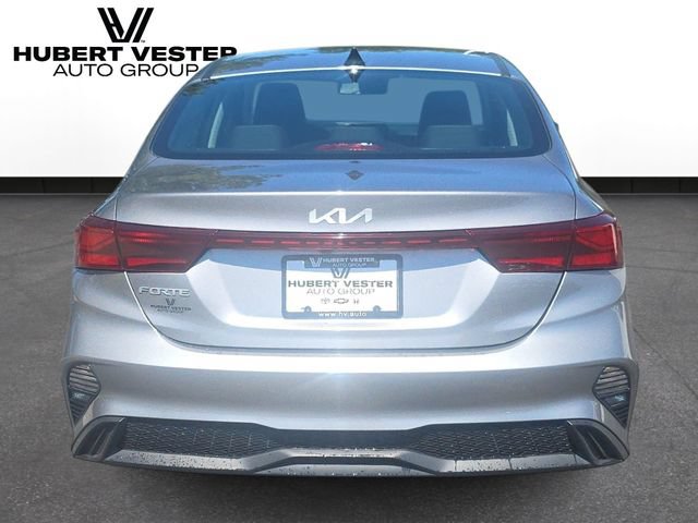 Used 2024 Kia Forte LXS w/ LXS Technology Package FWD image 7