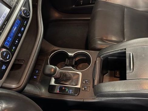 Used 2019 Toyota Highlander XLE FWD image 35
