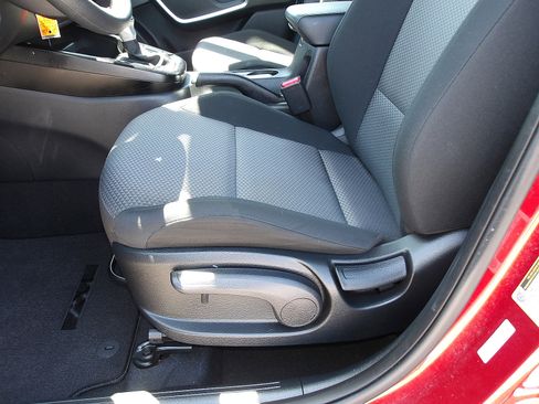 Used 2023 Kia Soul LX w/ LX Technology Package FWD image 12