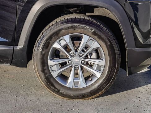 Used 2025 Chevrolet Equinox LT image 11