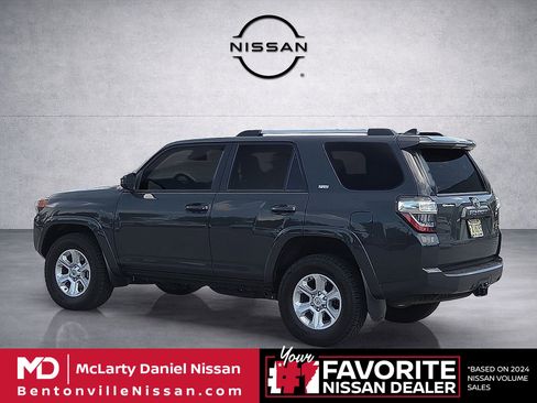 Used 2024 Toyota 4Runner SR5 AWD/4WD image 4