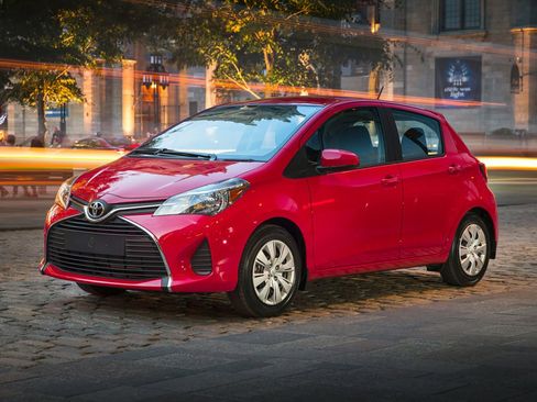 Used 2015 Toyota Yaris L image 1