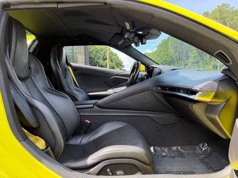 Used 2021 Chevrolet Corvette Stingray Convertible w/ Z51 Performance Package RWD image 27