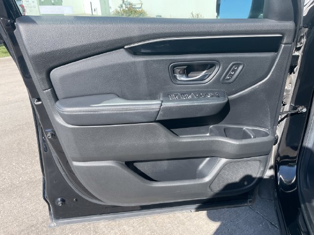 Used 2025 Honda Pilot EX-L image 11
