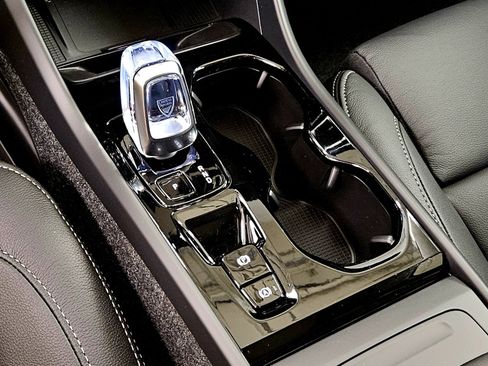 New 2026 Volvo XC40 B4 Plus w/ Climate Package image 45