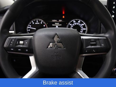 New 2026 Mitsubishi Outlander ES image 11