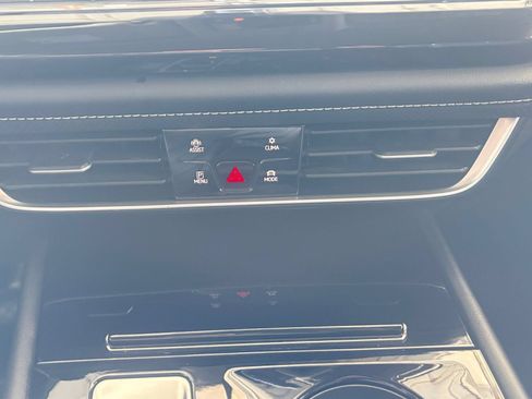 Used 2026 Volkswagen Atlas SE FWD image 17