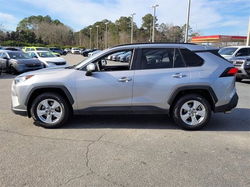 Used 2019 Toyota RAV4 XLE image 4
