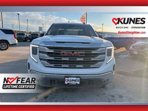 Used 2024 GMC Sierra 1500 SLE image 5