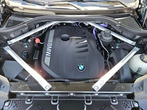 Certified 2025 BMW X7 xDrive40i AWD/4WD image 30