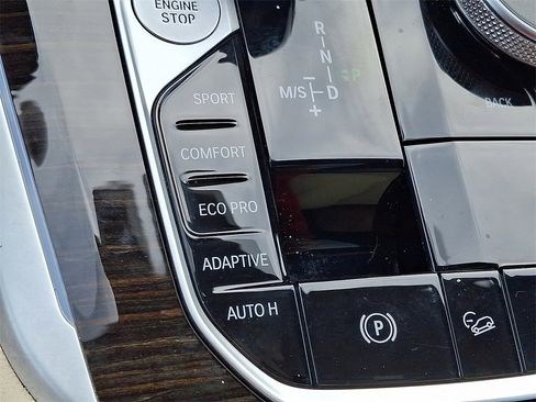 Used 2021 BMW X5 xDrive40i w/ Premium Package image 27