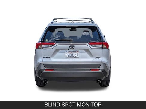 Used 2025 Toyota RAV4 XLE AWD/4WD image 9