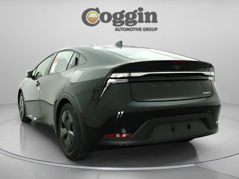 New 2026 Toyota Prius Plug-In Hybrid image 12