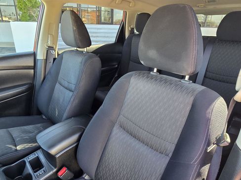 Used 2017 Nissan Rogue SV image 34