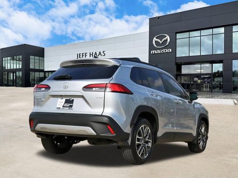 Used 2026 Toyota Corolla Cross XLE w/ Convenience Package image 3