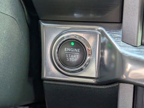 Used 2021 Ford F150 Lariat w/ Tow Technology Package image 21