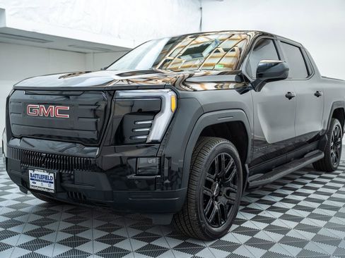 Used 2026 GMC Sierra EV Elevation w/ LPO, Elevation Dark Package AWD/4WD image 3