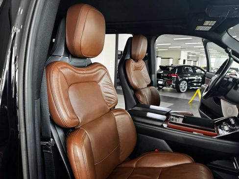 Used 2022 Lincoln Navigator L Reserve AWD/4WD image 13
