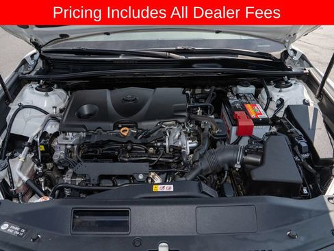 Used 2019 Toyota Camry SE FWD image 17