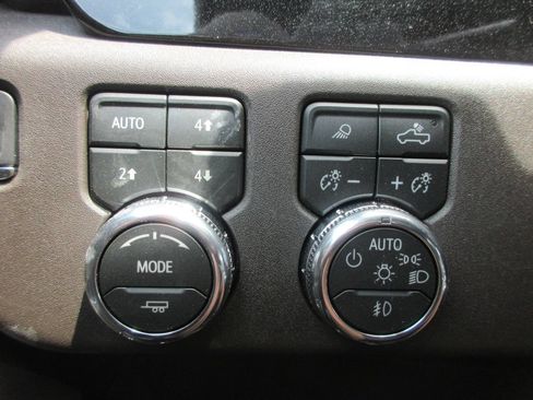 New 2026 GMC Sierra 1500 SLT w/ SLT Premium Plus Package AWD/4WD image 18