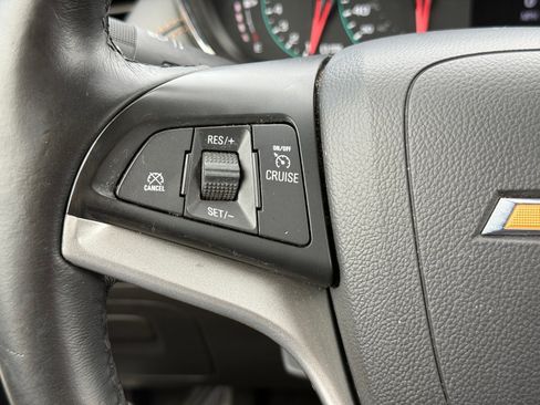 Used 2020 Chevrolet Trax LT w/ Driver Confidence Package FWD image 15