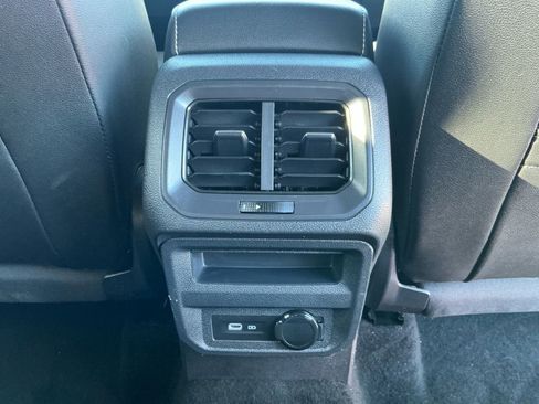 Used 2023 Volkswagen Tiguan SE R-Line image 20