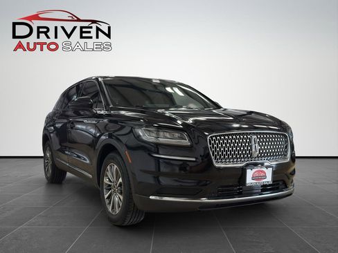 Used 2022 Lincoln Nautilus Reserve AWD/4WD image 8