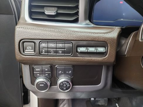 Used 2023 GMC Yukon Denali AWD/4WD image 24