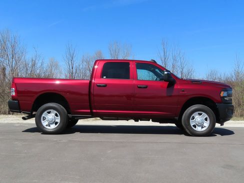 Used 2024 RAM 3500 Tradesman AWD/4WD image 2