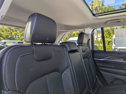 Used 2022 Jeep Grand Cherokee Limited 4xe w/ Luxury Tech Group II image 14