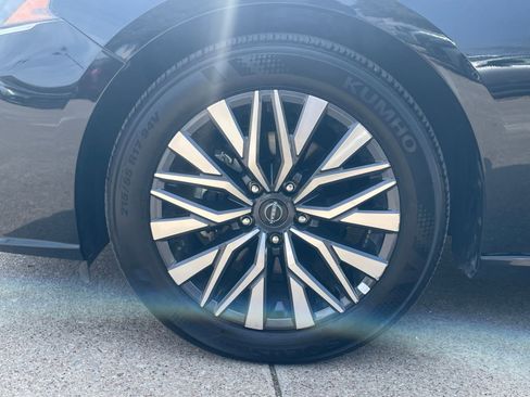 Used 2025 Nissan Altima 2.5 SV image 31