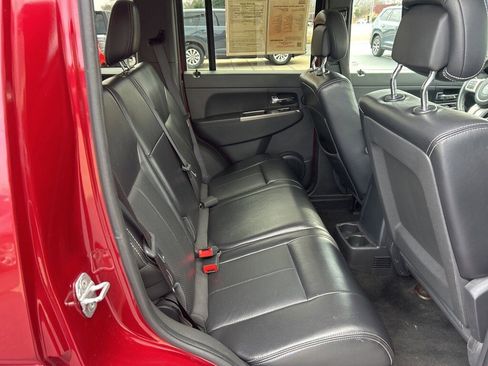 Used 2012 Jeep Liberty Limited Jet image 18