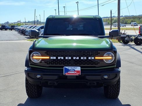 New 2025 Ford Bronco Outer Banks w/ Black Appearance Package image 2