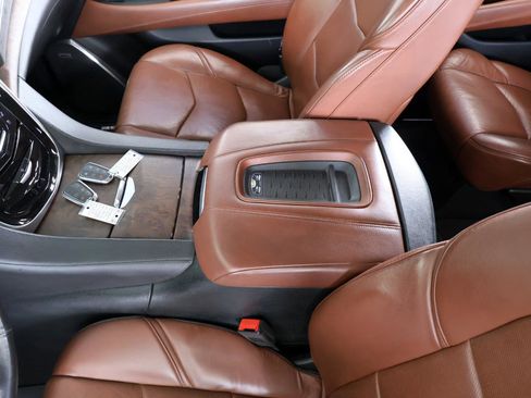 Used 2016 Cadillac Escalade ESV Premium AWD/4WD image 44