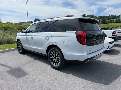 Used 2025 Ford Expedition Platinum AWD/4WD image 21