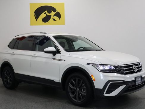 Used 2023 Volkswagen Tiguan SE image 6