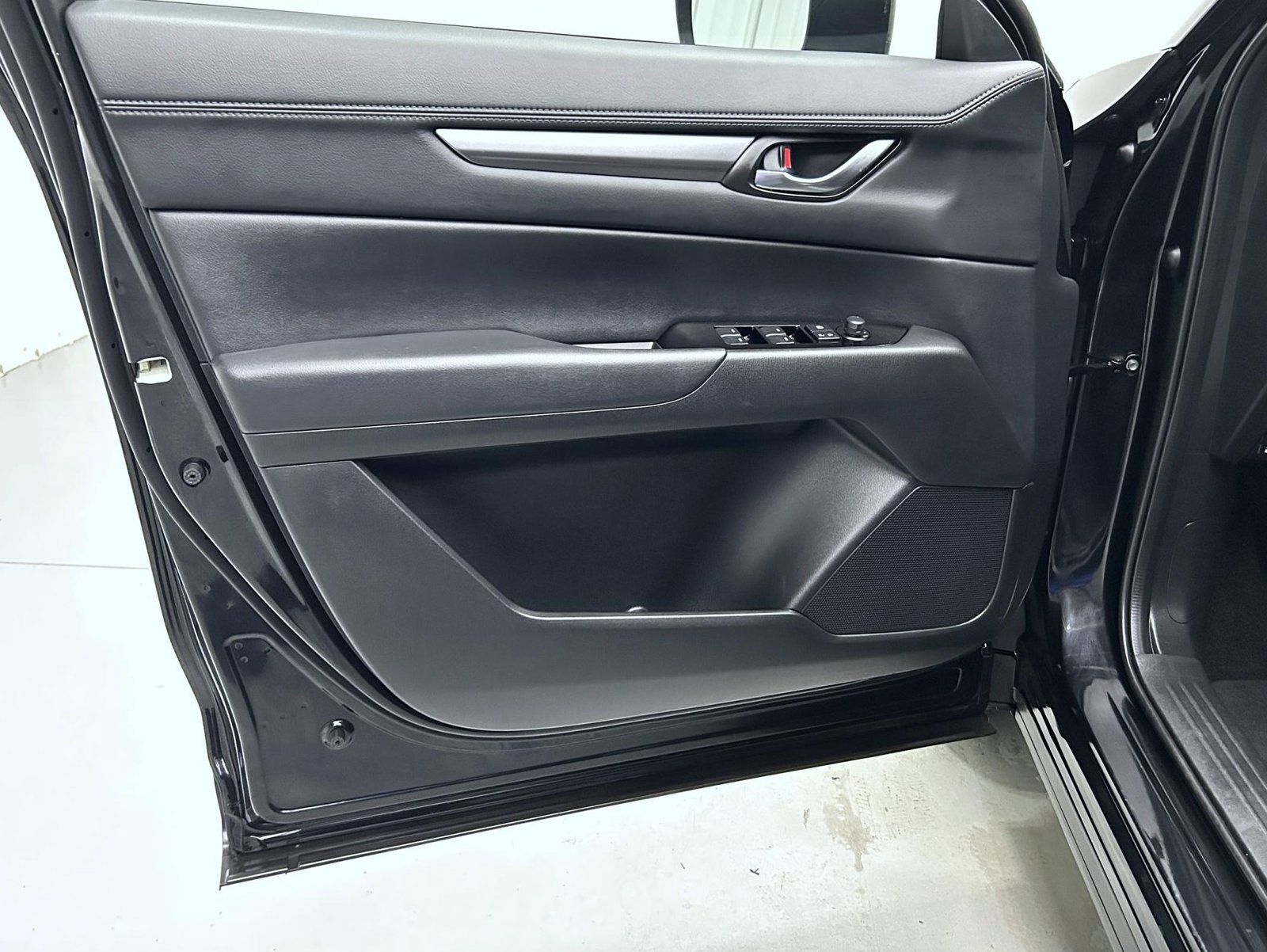 Used 2025 MAZDA CX-5 AWD 2.5 S w/ Preferred Package image 9