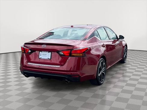 Used 2023 Nissan Altima 2.5 SR w/ SR Premium Package FWD image 7