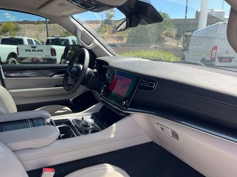 Used 2022 Jeep Wagoneer Series I w/ Premium Group I AWD/4WD image 16