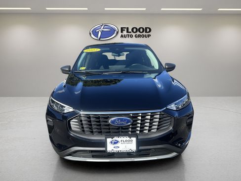 Used 2023 Ford Escape Active w/ Tech Pack #1 AWD/4WD image 2