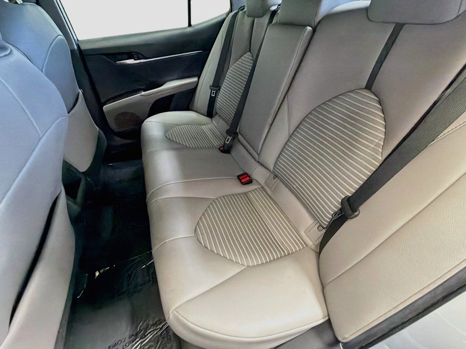 Used 2021 Toyota Camry SE FWD image 13