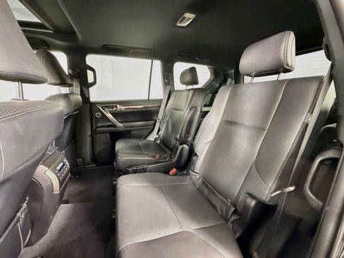 Used 2023 Lexus GX 460 Luxury w/ Sport Design Package AWD/4WD image 30