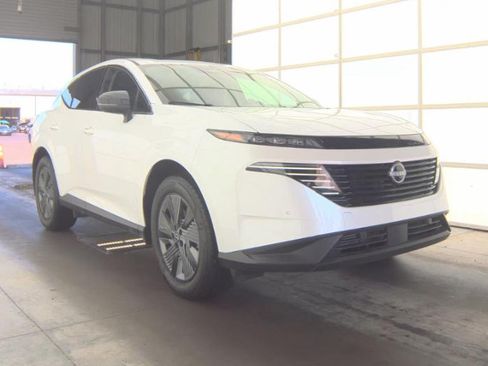 Used 2025 Nissan Murano SL AWD/4WD image 2