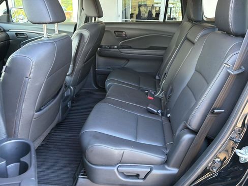 Used 2023 Honda Passport EX-L image 11
