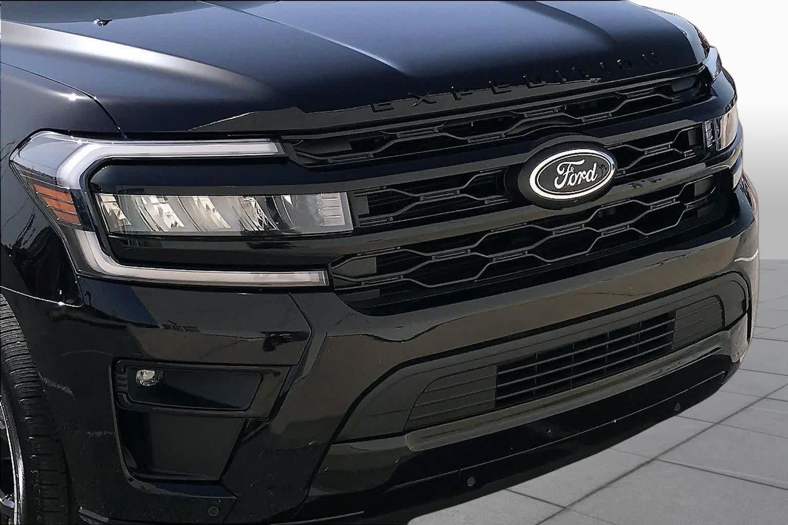 Used 2023 Ford Expedition Limited RWD image 30