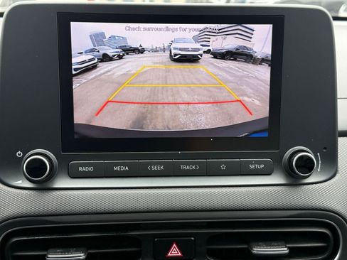 Used 2022 Hyundai Kona SE image 28