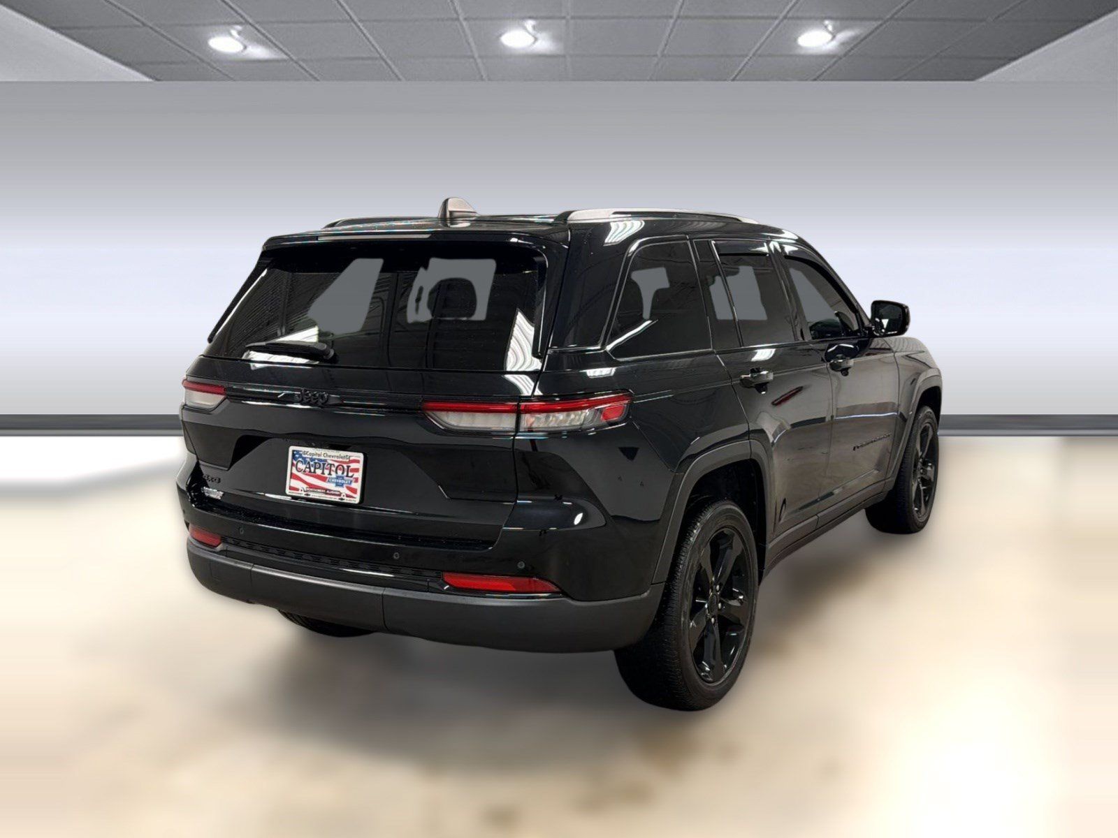 Used 2023 Jeep Grand Cherokee Altitude AWD/4WD image 8